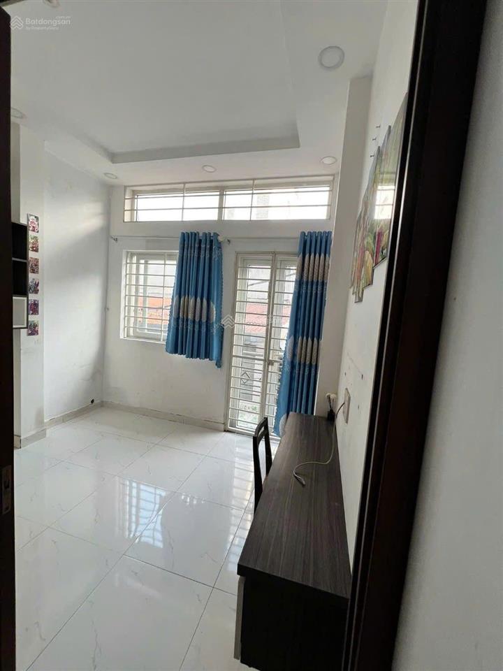 Nhà 3 tầng. sổ hồng riêng. cần bán gấp