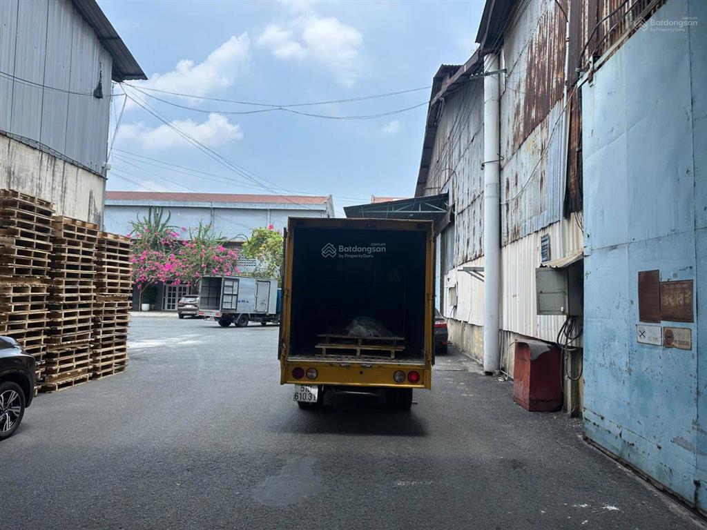 Cho thuê kho xưởng 1.300m2 tại phường phú định, hcm. đường container, có pccc