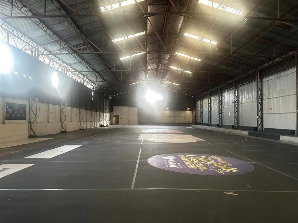 Cho thuê kho xưởng 1.300m2 tại phường phú định, hcm. đường container, có pccc