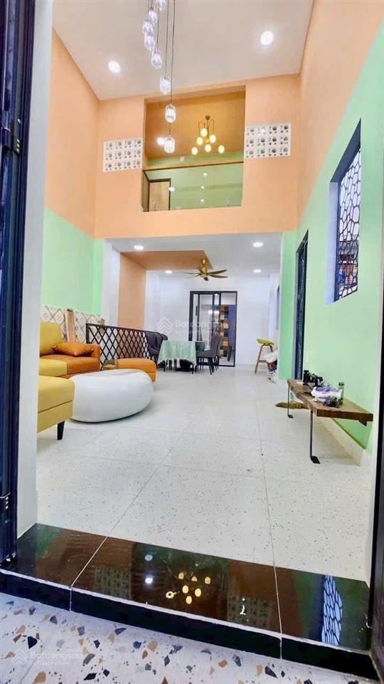 Nhà đẹp rộng vào ở ngay. giá còn thương lượng