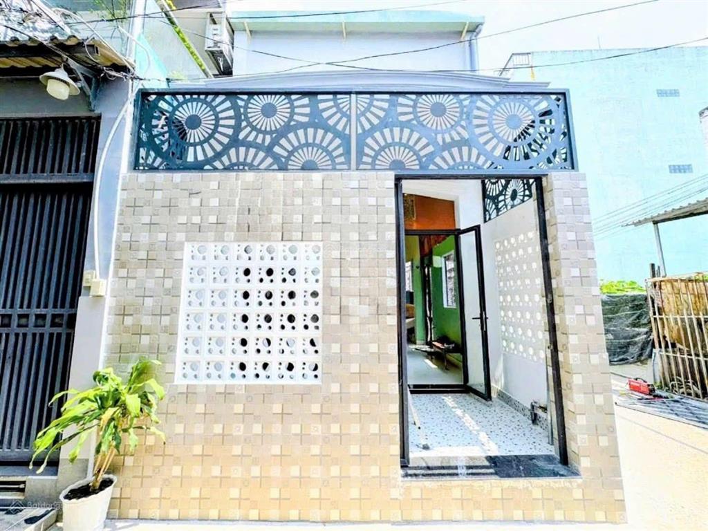 Nhà đẹp rộng vào ở ngay. giá còn thương lượng