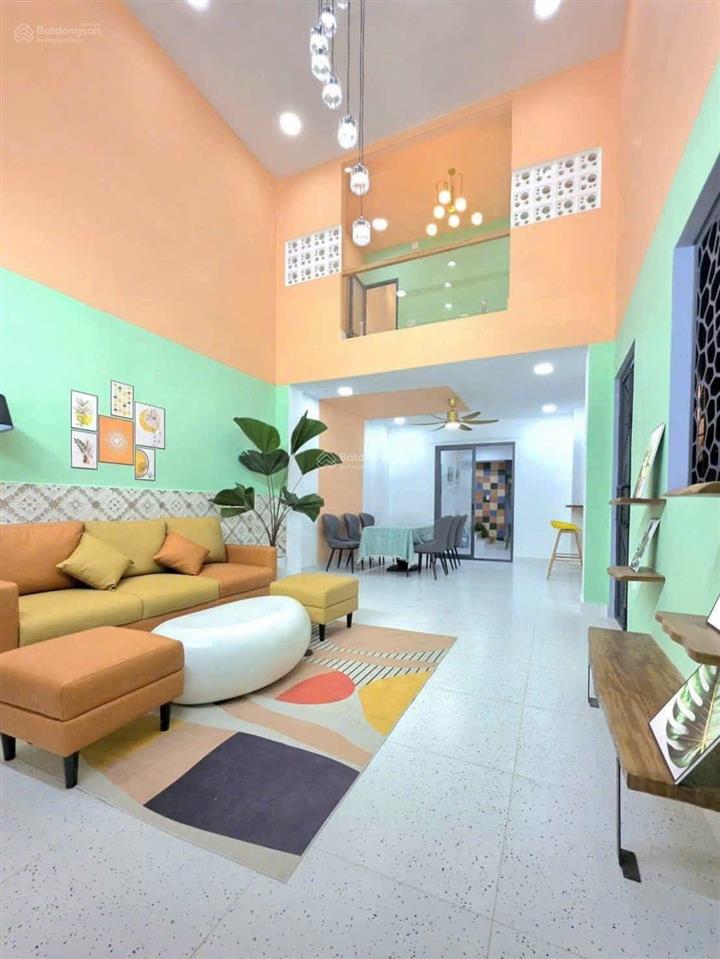 Nhà đẹp rộng vào ở ngay. giá còn thương lượng