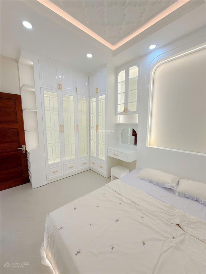 Nhà mới rộng đẹp sổ hồng riêng cần bán gấp. ngay trung tâm q7. sát khu chế xuất tân thuận