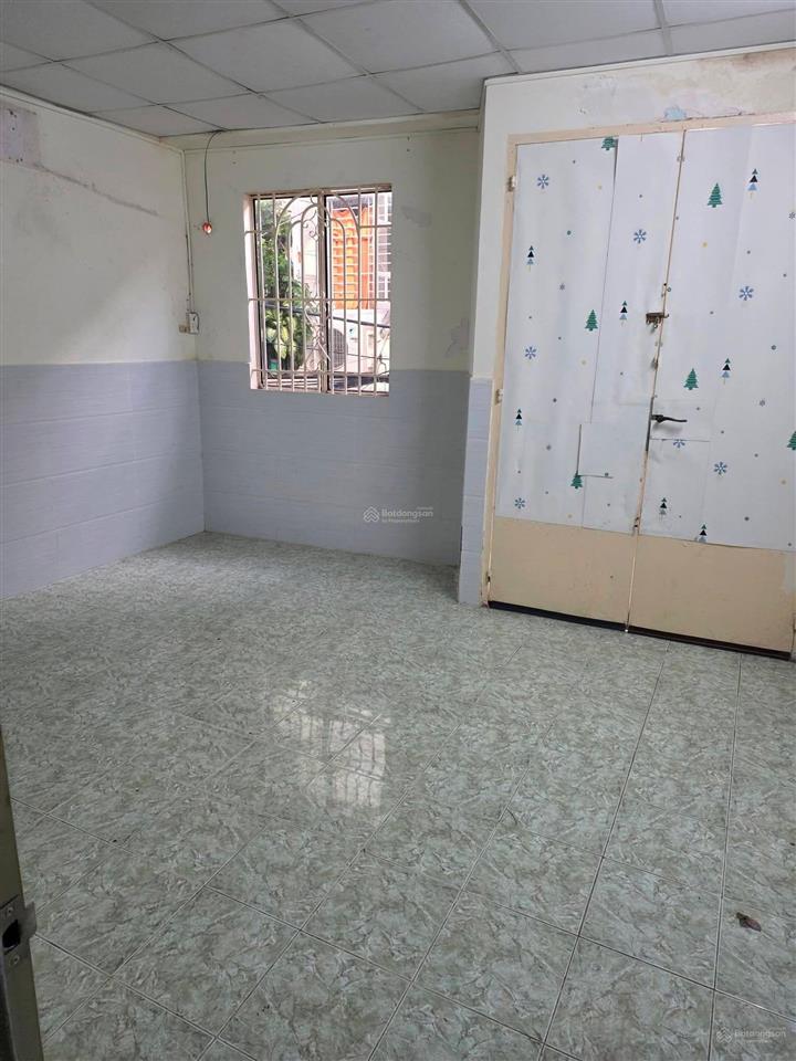 Cần bán nhà sổ hồng riêng. cũ tiện tân trang sửa mới theo nhu cầu