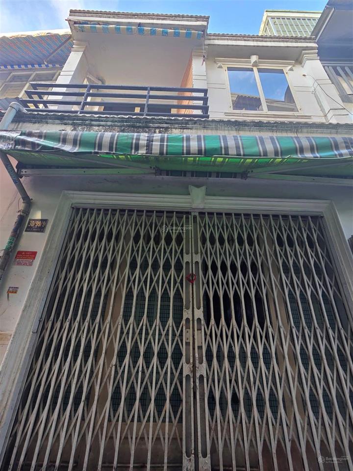 Cần bán nhà sổ hồng riêng. cũ tiện tân trang sửa mới theo nhu cầu