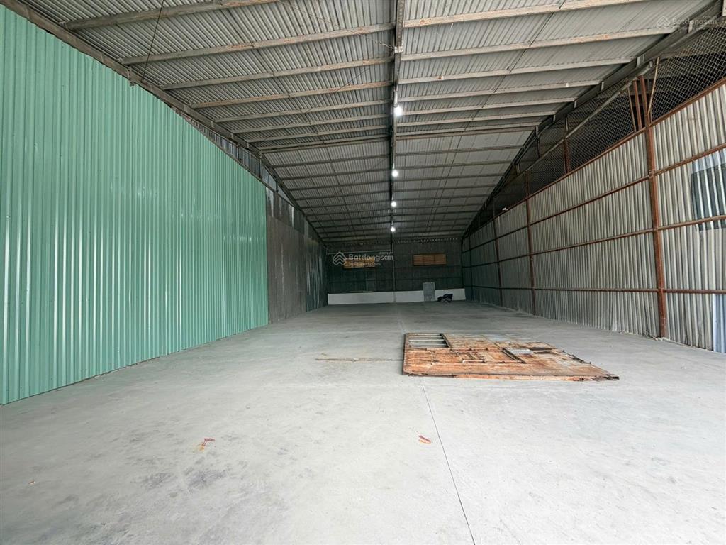 Cho thuê kho 300m2 đường xe container tại đường đào trí, quận 7, tp.hcm