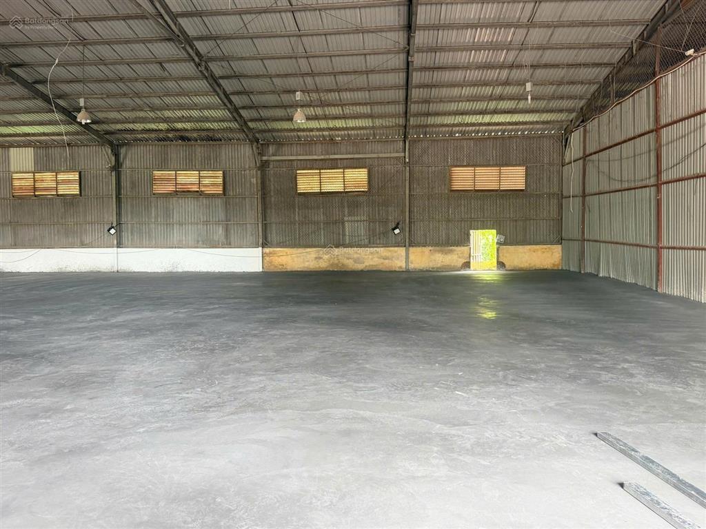 Cho thuê kho 300m2 đường xe container tại đường đào trí, quận 7, tp.hcm