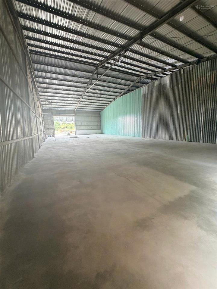 Cho thuê kho 300m2 đường xe container tại đường đào trí, quận 7, tp.hcm