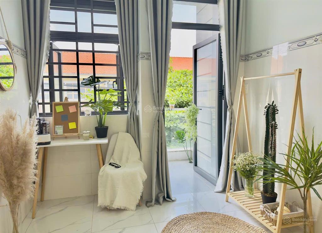 Studio siêu chill, ban công rộng rãi tại hẻm 62 lâm văn bền  chỉ 5.5 triệu! trống sẵn dọn vào ngay