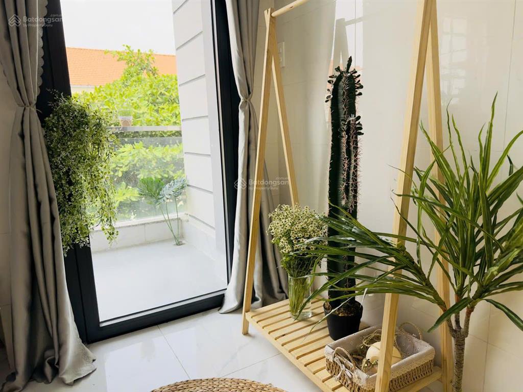 Studio siêu chill, ban công rộng rãi tại hẻm 62 lâm văn bền  chỉ 5.5 triệu! trống sẵn dọn vào ngay