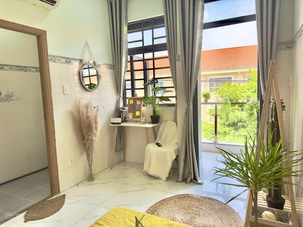 Studio siêu chill, ban công rộng rãi tại hẻm 62 lâm văn bền  chỉ 5.5 triệu! trống sẵn dọn vào ngay
