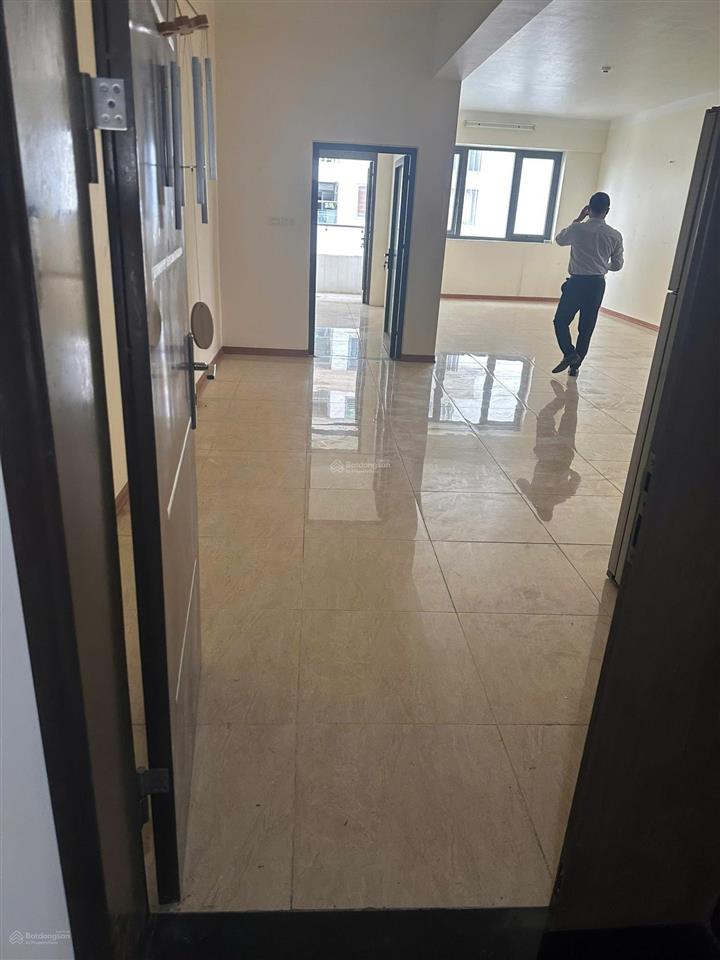 Bán căn hộ 4pn, 3wc tại n04b ngoại giao đoàn, giá siêu hời 108 triệu/m2, 151m2