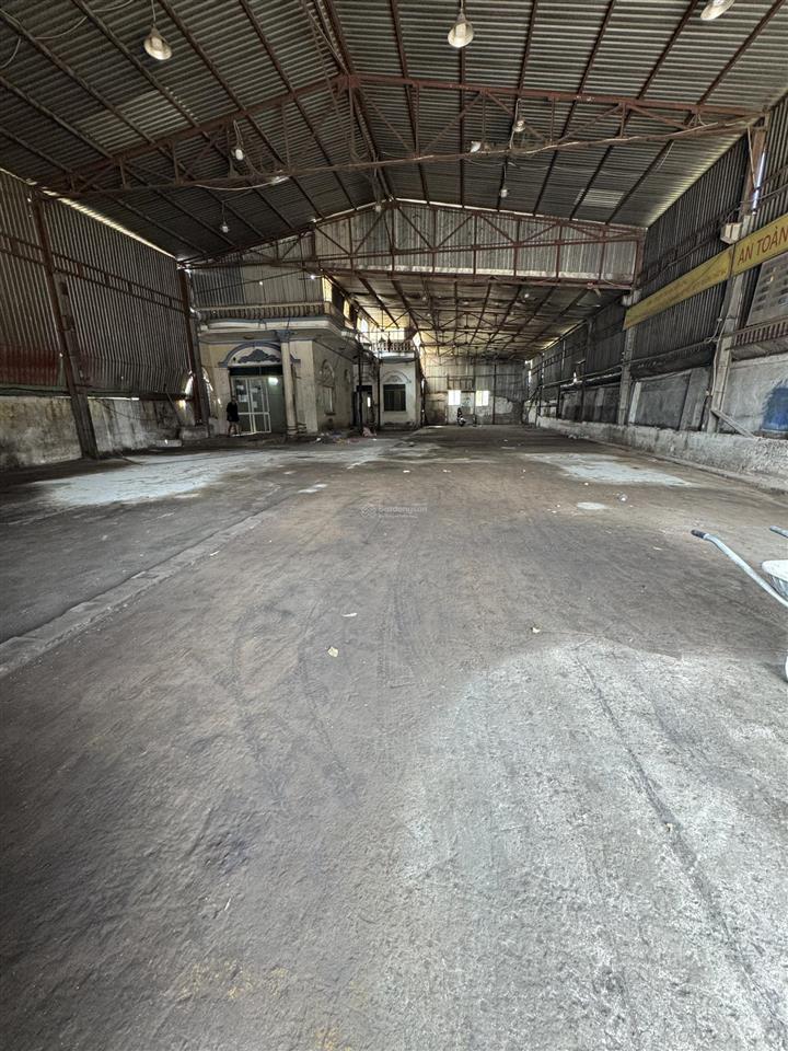 Cho thuê mặt bằng kho xưởng 700m2 gần cổng 11 biên hòa, đồng nai