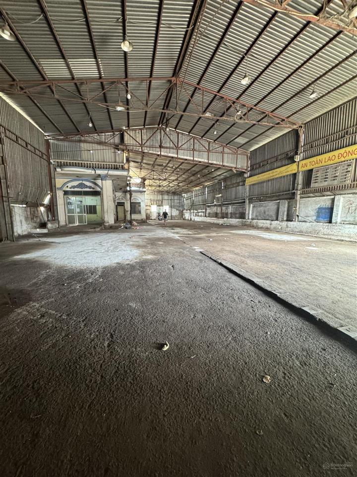 Cho thuê mặt bằng kho xưởng 700m2 gần cổng 11 biên hòa, đồng nai