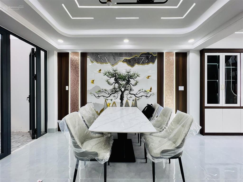 Dãy nhà cao cấp khu đồng bộ đ. kinh dương vương gần aeon tên lửa 60m2 x 5 tầng 7,56 tỷ shr