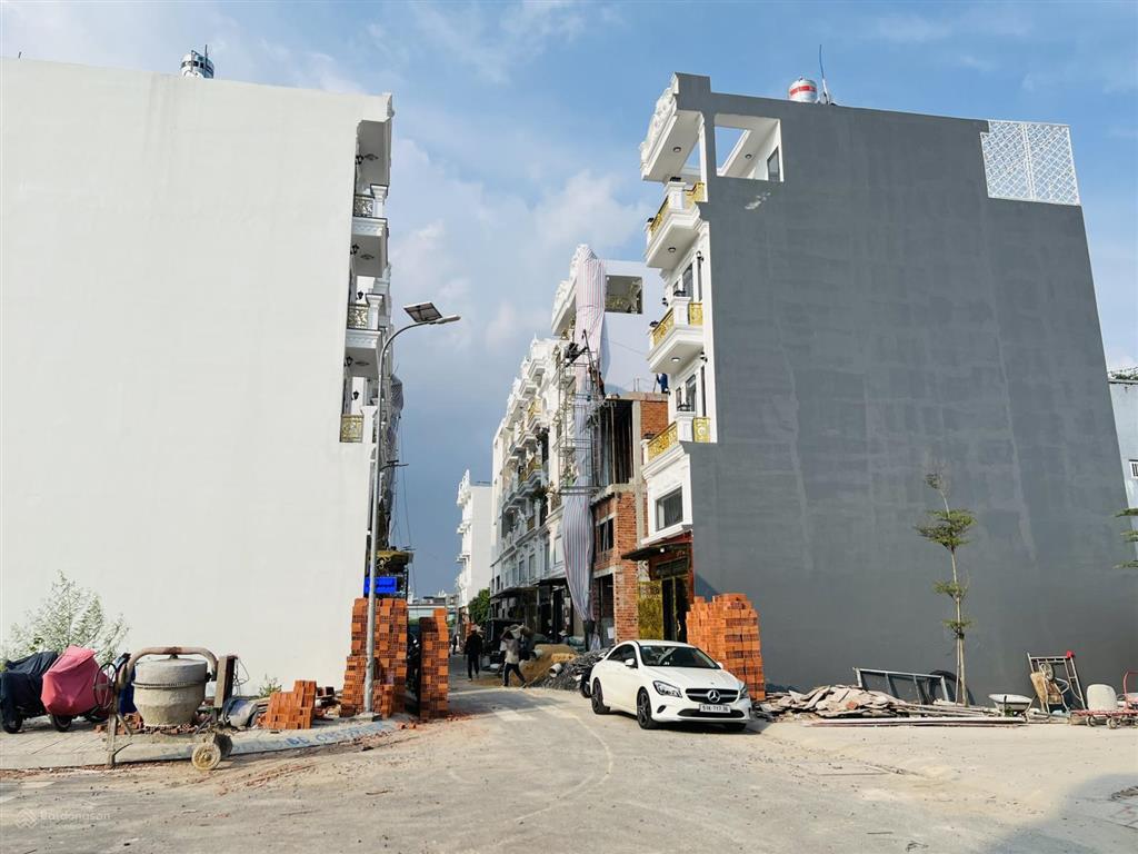 Đất góc 2 mặt tiền khu đồng bộ hương lộ 2 đối diện trường học gần coopmart 5x14m giá tốt 6,2 tỷ shr