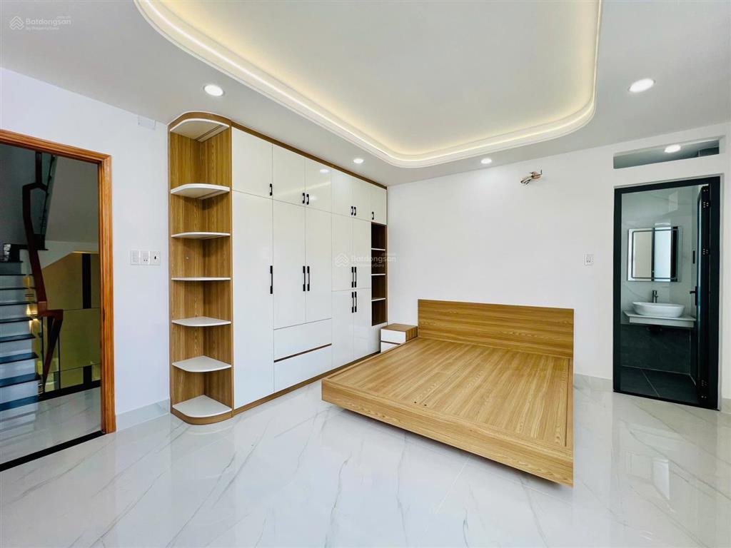 Giá tốt  bán nhà bình tân đường hương lộ 2 khu phân lô gần tên lửa 57m2 x 5 tầng 6,6 tỷ