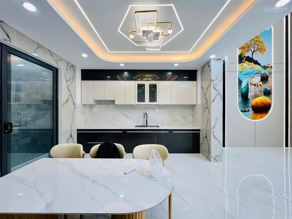 Giá tốt  bán nhà bình tân đường hương lộ 2 khu phân lô gần tên lửa 57m2 x 5 tầng 6,6 tỷ