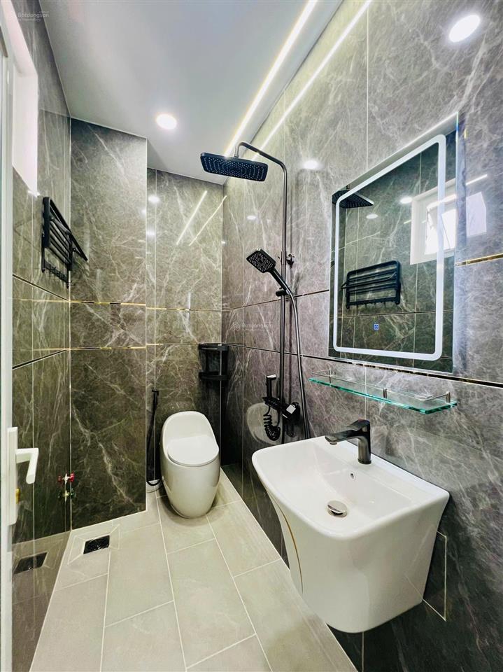 Nhà đẹp  bán nhà bình tân 5 tầng có thang máy chợ gò xoài hxh giáp tân phú, 64m2, 8,9 tỷ