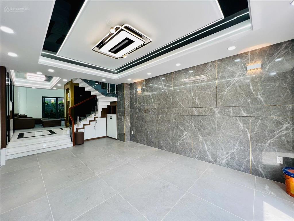Nhà đẹp  bán nhà bình tân 5 tầng có thang máy chợ gò xoài hxh giáp tân phú, 64m2, 8,9 tỷ