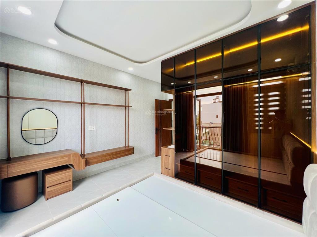 Nhà đẹp  bán nhà bình tân 5 tầng có thang máy chợ gò xoài hxh giáp tân phú, 64m2, 8,9 tỷ