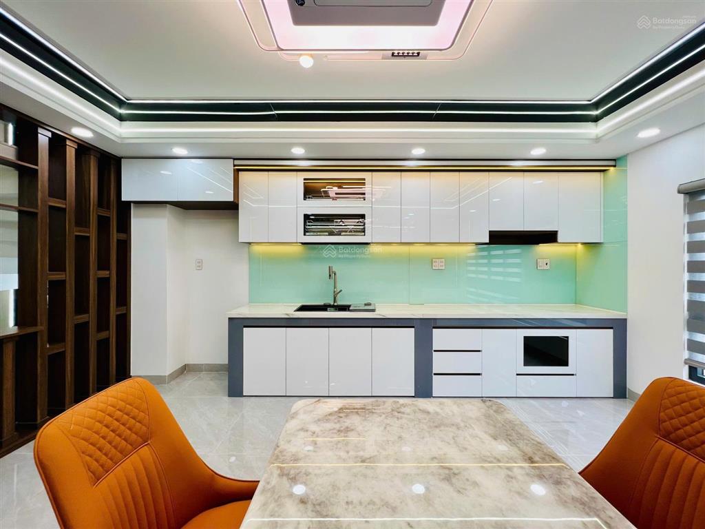 Nhà đẹp  bán nhà bình tân 5 tầng có thang máy chợ gò xoài hxh giáp tân phú, 64m2, 8,9 tỷ