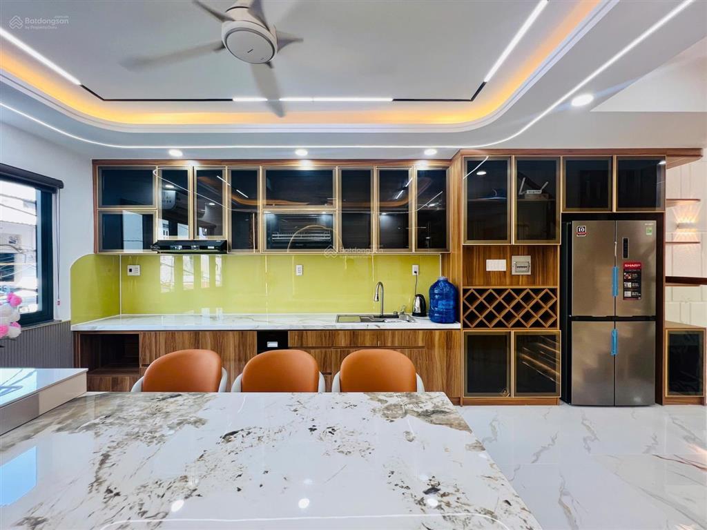Bán nhà bình tân, mới xây hương lộ 2, gần bốn xã, 60m2 x 5 tầng, giá tốt 7,65 tỷ