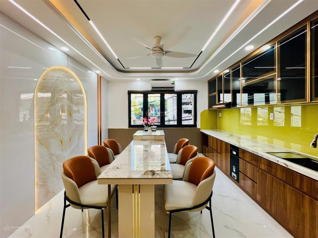Bán nhà bình tân, mới xây hương lộ 2, gần bốn xã, 60m2 x 5 tầng, giá tốt 7,65 tỷ