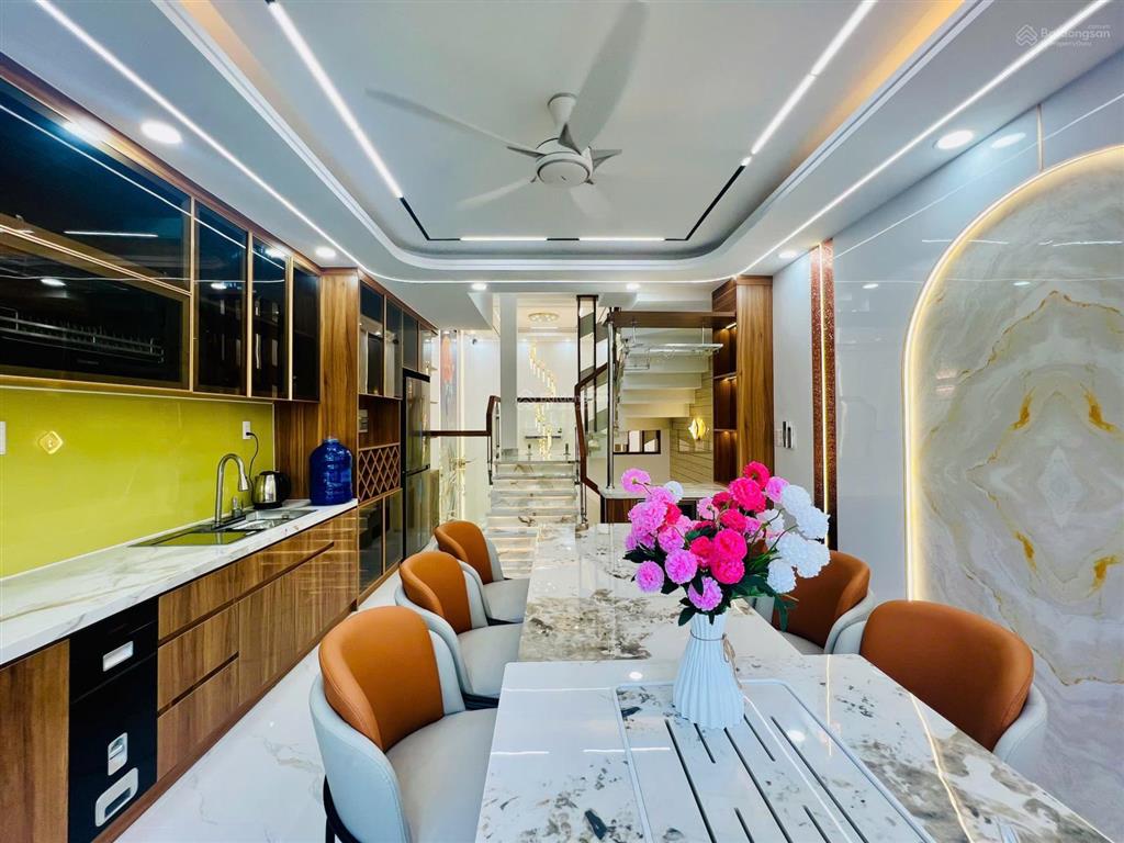 Bán nhà bình tân, mới xây hương lộ 2, gần bốn xã, 60m2 x 5 tầng, giá tốt 7,65 tỷ