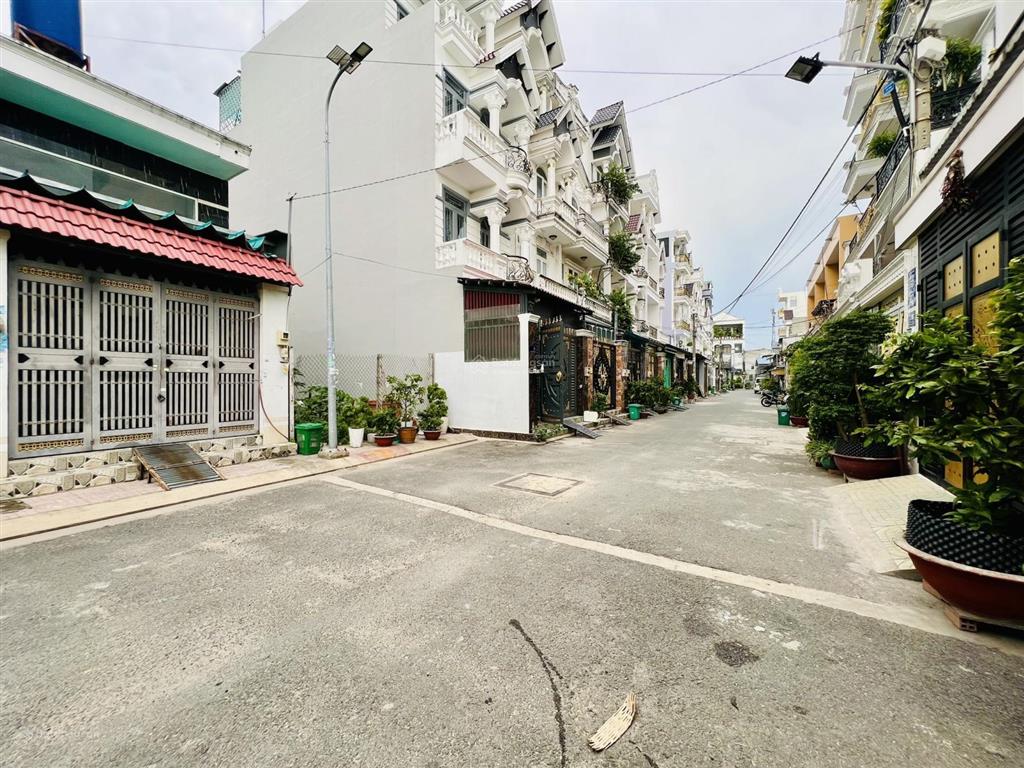 Hàng hiếm đất xây chdv khu phân lô đường 18b sát chợ gò xoài lê văn quới, 96m2, giá tốt 6.85 tỷ shr