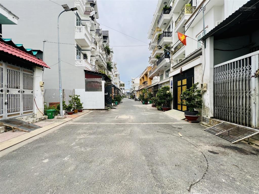 Hàng hiếm đất xây chdv khu phân lô đường 18b sát chợ gò xoài lê văn quới, 96m2, giá tốt 6.85 tỷ shr