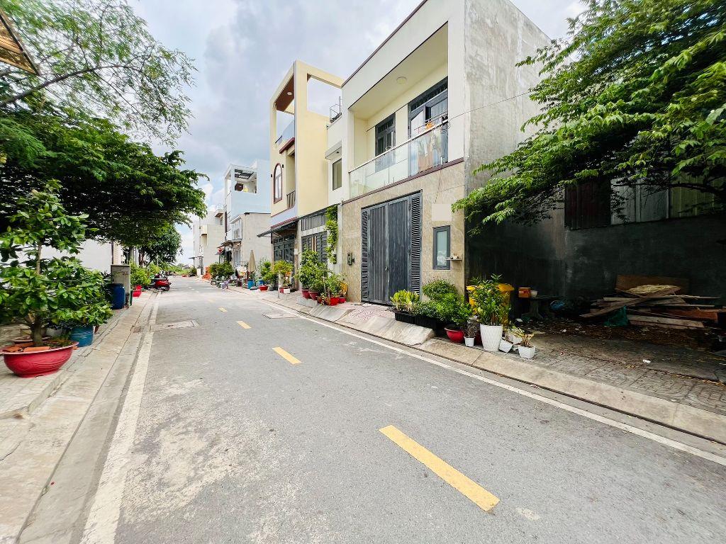 Giá Tốt 2,8 Tỷ Cặp Đất Phân Lô 4x13m Tỉnh Lộ 10 Gần Tên Lửa - Kênh Tham Lương SHR