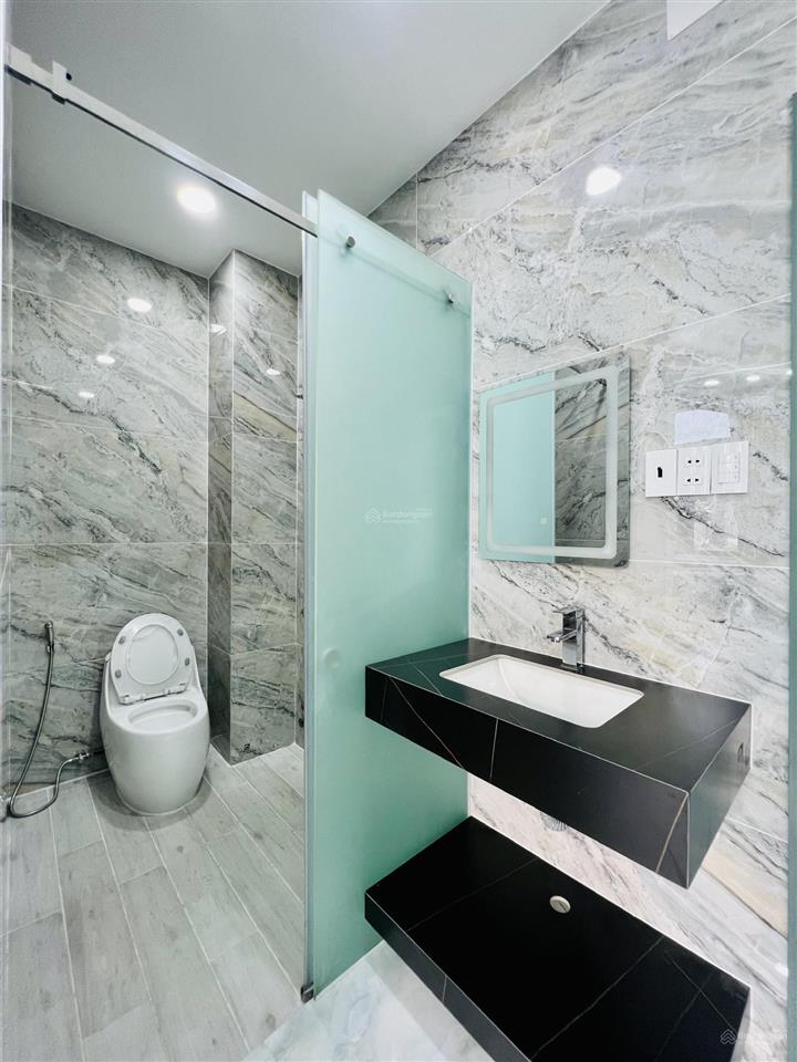 Giá tốt nhà 5 tầng thang máy 77m2, chỉ 7,6 tỷ đường hương lộ 2, shr, gần tên lửa