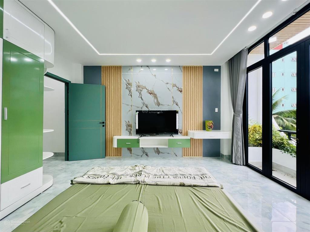 Giá tốt nhà 5 tầng thang máy 77m2, chỉ 7,6 tỷ đường hương lộ 2, shr, gần tên lửa