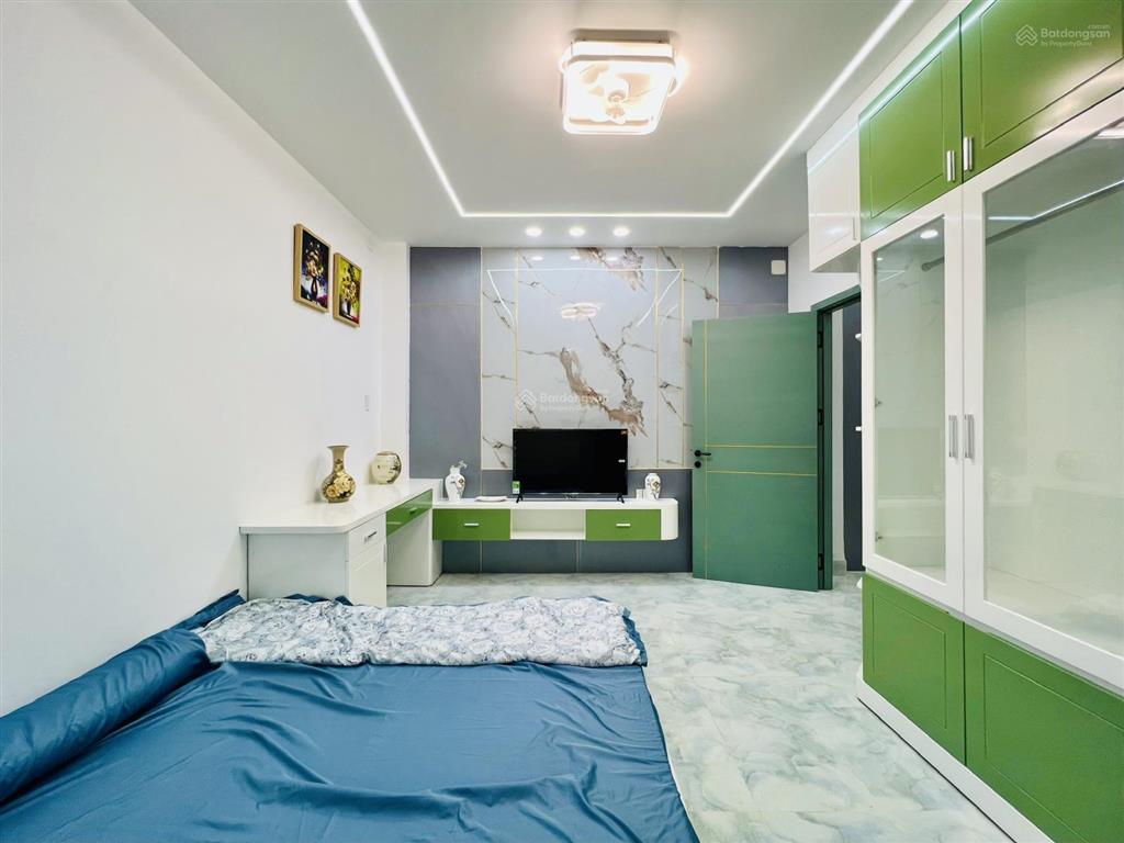 Giá tốt nhà 5 tầng thang máy 77m2, chỉ 7,6 tỷ đường hương lộ 2, shr, gần tên lửa