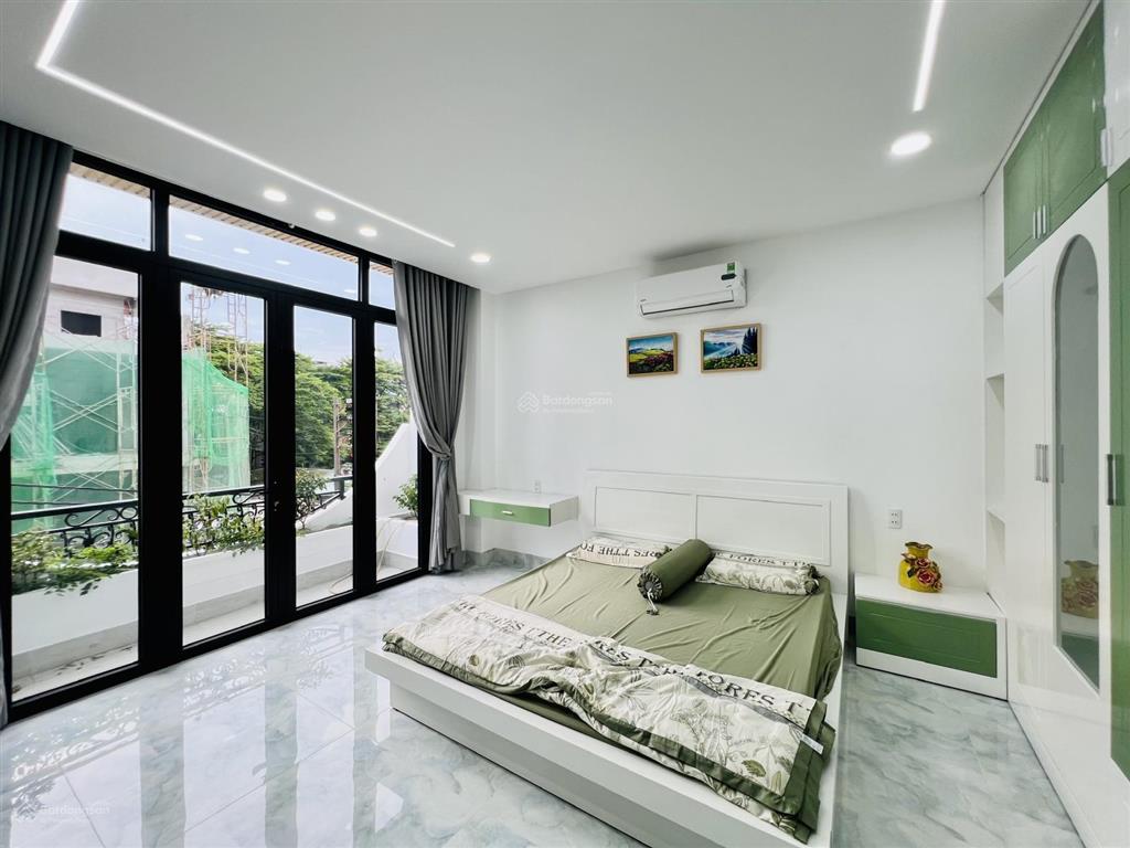 Giá tốt nhà 5 tầng thang máy 77m2, chỉ 7,6 tỷ đường hương lộ 2, shr, gần tên lửa