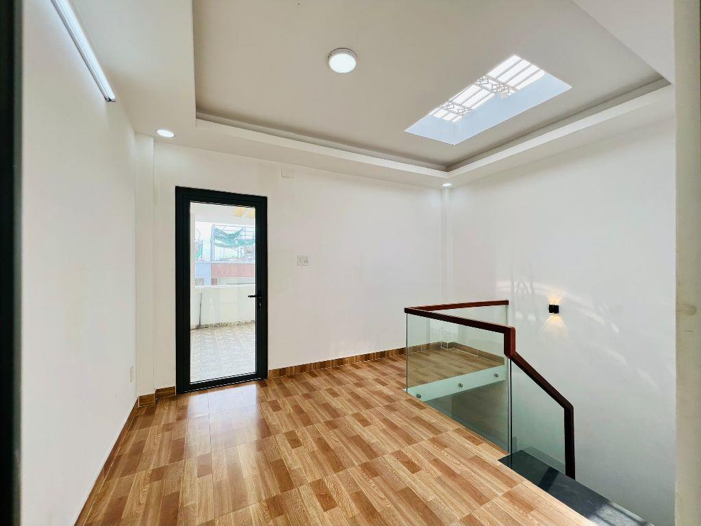 Giá Tốt Nhà Khu Đồng Bộ Đ. Tân Kỳ Tân Quý Gần Aeon 53m2 x5 Tầng Xây Tâm Huyết Chỉ 6,7 Tỷ SHR