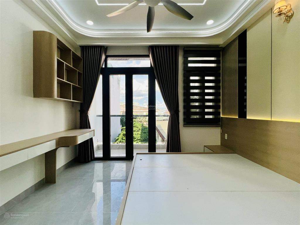 Giá tốt nhà mới đẹp hiện đại 5 tầng thang máy 73m2 chỉ 8,4 tỷ đường hương lộ 2 shr gần tên lửa