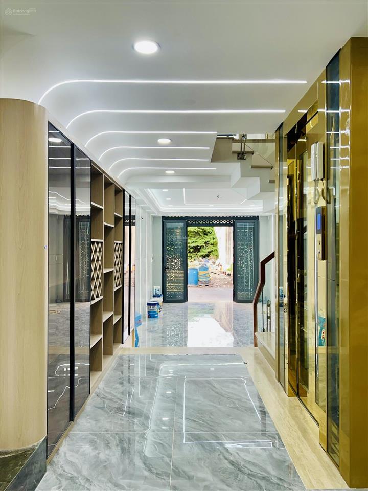 Giá tốt nhà mới đẹp hiện đại 5 tầng thang máy 73m2 chỉ 8,4 tỷ đường hương lộ 2 shr gần tên lửa
