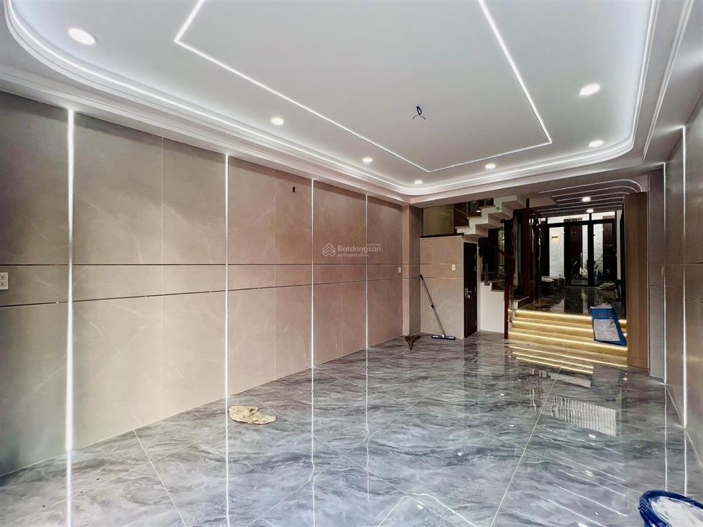 Giá tốt nhà mới đẹp hiện đại 5 tầng thang máy 73m2 chỉ 8,4 tỷ đường hương lộ 2 shr gần tên lửa