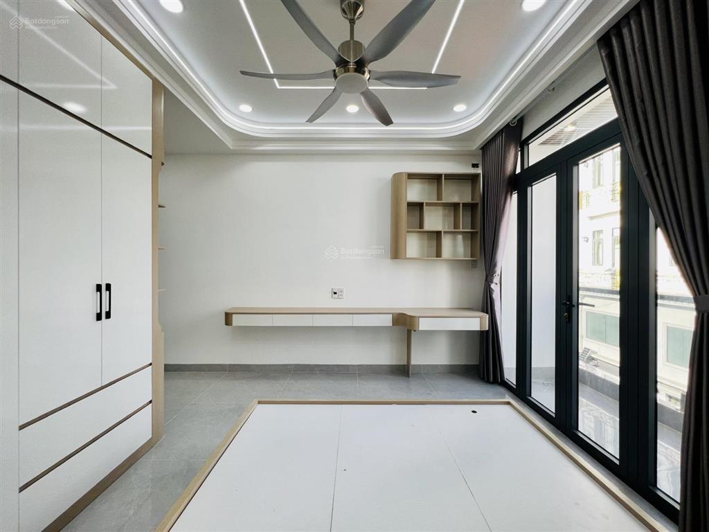 Giá tốt nhà mới đẹp hiện đại 5 tầng thang máy 73m2 chỉ 8,4 tỷ đường hương lộ 2 shr gần tên lửa
