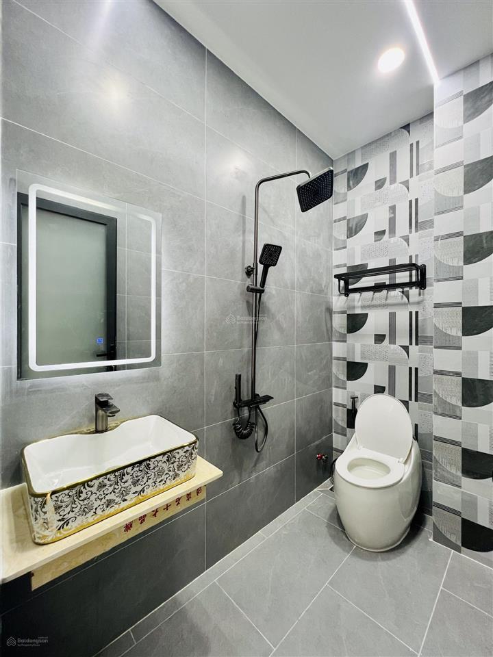 Giá tốt nhà mới đẹp hiện đại 5 tầng thang máy 73m2 chỉ 8,4 tỷ đường hương lộ 2 shr gần tên lửa