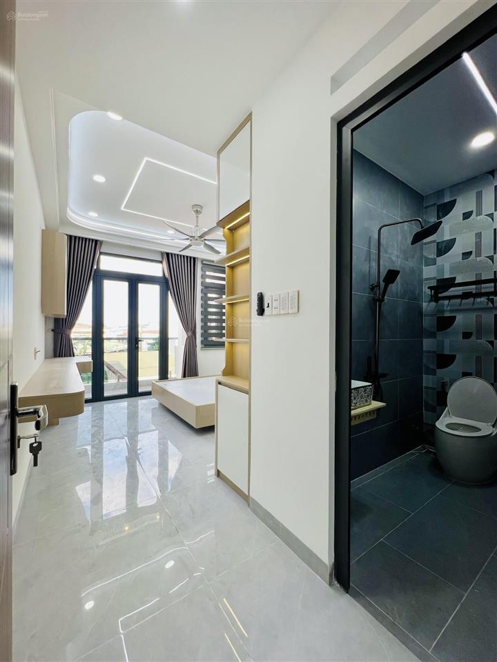 Giá tốt nhà mới đẹp hiện đại 5 tầng thang máy 73m2 chỉ 8,4 tỷ đường hương lộ 2 shr gần tên lửa