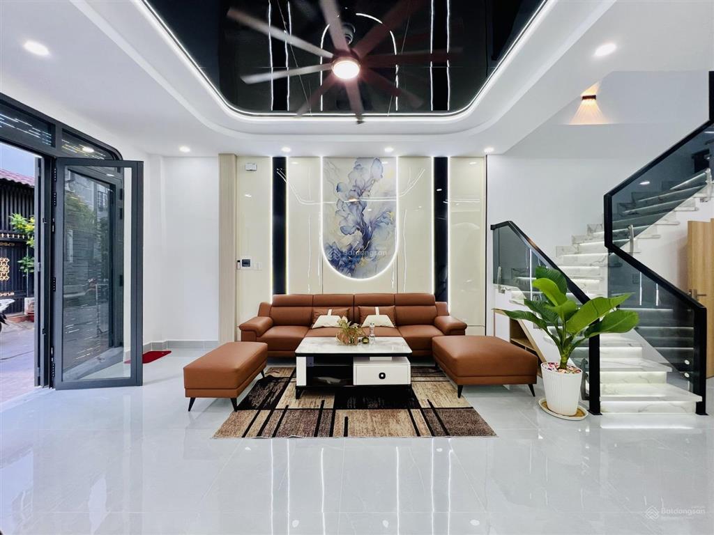 Giá tốt, nhà mới 2 tầng 68m2 chỉ 6,6 tỷ đường hương lộ 2 shr gần bốn xã