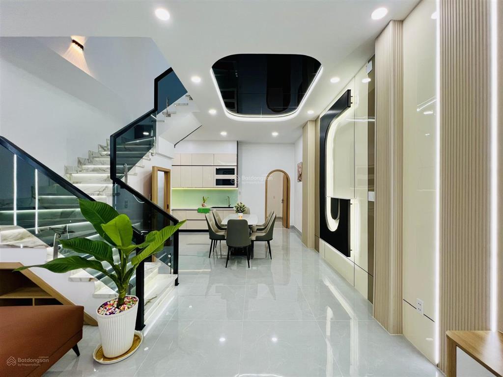 Giá tốt, nhà mới 2 tầng 68m2 chỉ 6,6 tỷ đường hương lộ 2 shr gần bốn xã