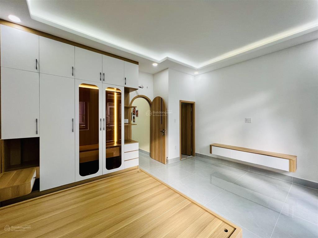 Giá tốt, nhà mới 2 tầng 68m2 chỉ 6,6 tỷ đường hương lộ 2 shr gần bốn xã