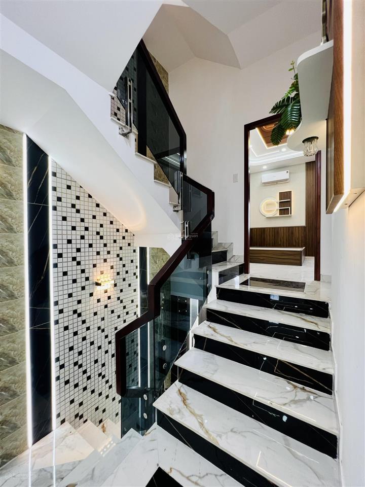 Giá tốt, mẫu đẹp, hiện đại 5 tầng 62m2 chỉ 7,2 tỷ đ. lê đức anh  lê văn quới nối dài