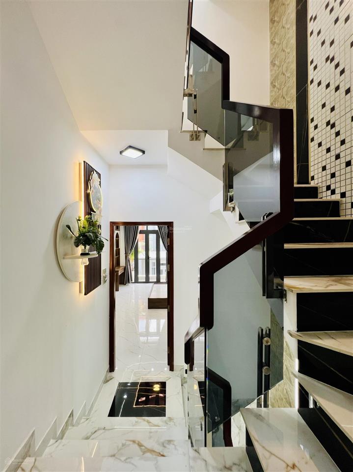 Giá tốt, mẫu đẹp, hiện đại 5 tầng 62m2 chỉ 7,2 tỷ đ. lê đức anh  lê văn quới nối dài