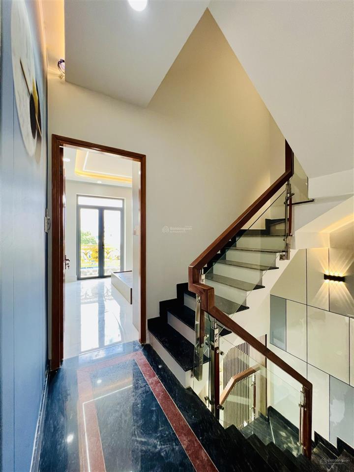 Giá tốt dãy nhà đẹp mới xây 4 tầng 67m2, chỉ 6,8 tỷ đường lê văn quới, shr, gần bốn xã