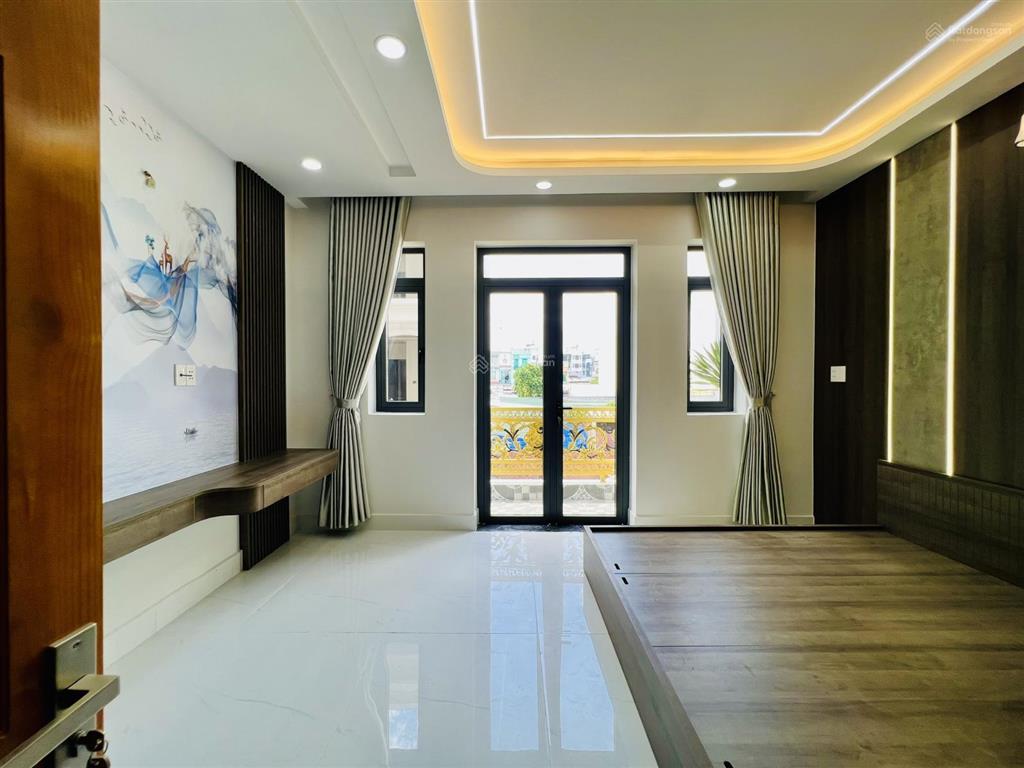 Giá tốt dãy nhà đẹp mới xây 4 tầng 67m2, chỉ 6,8 tỷ đường lê văn quới, shr, gần bốn xã